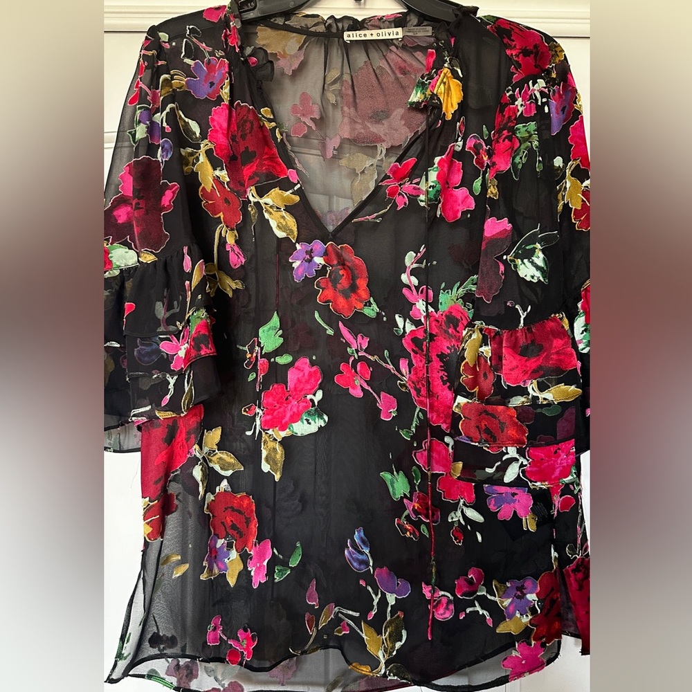 Alice and Olivia black and multicolor floral ruffled V-neck shirt. Silk
